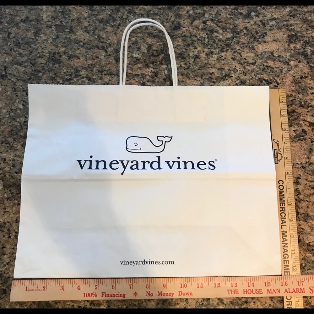 Vineyard Vines shopping/gift bag